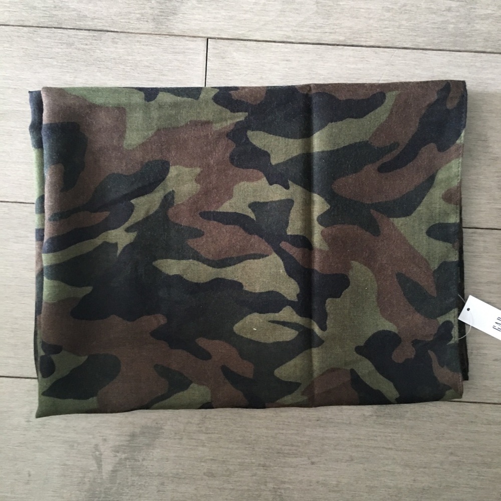NEW GAP CAMOUFLAGE SCARF HEAD-WRAP 72”x24”